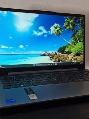 Lenovo laptop i5-12450H 16GB RAM 512GB SSD like new with accessories