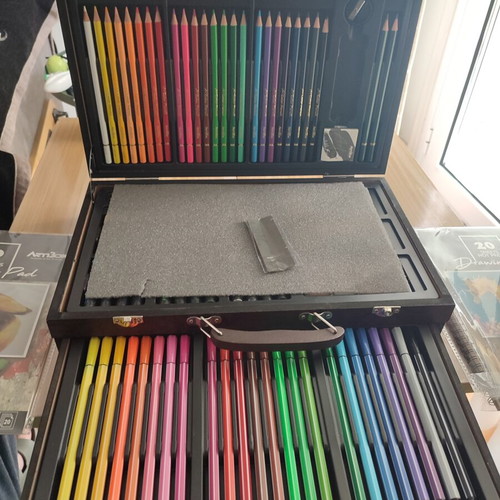 ArtiBox Deluxe Wooden Drawing Set 111 pieces new