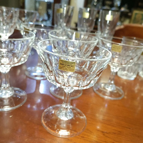 Set of 30 Arcoroc vintage glasses from the 60s like new