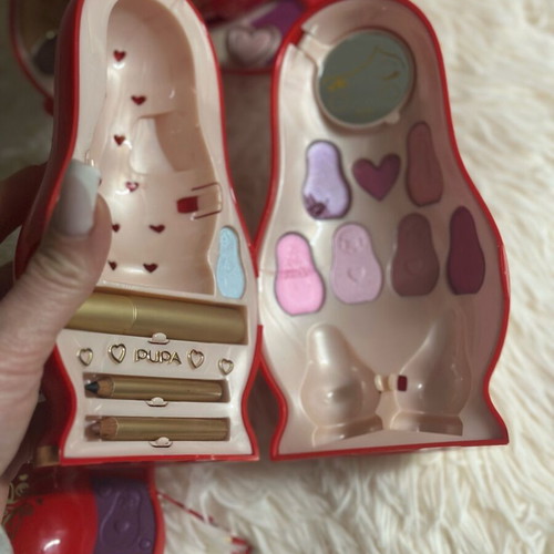Pupa Babuska collectible makeup case like new