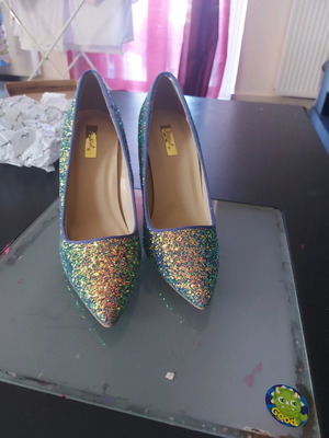Pumps new, size 38