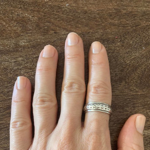 Silver 958 ring like new, carved geometric design