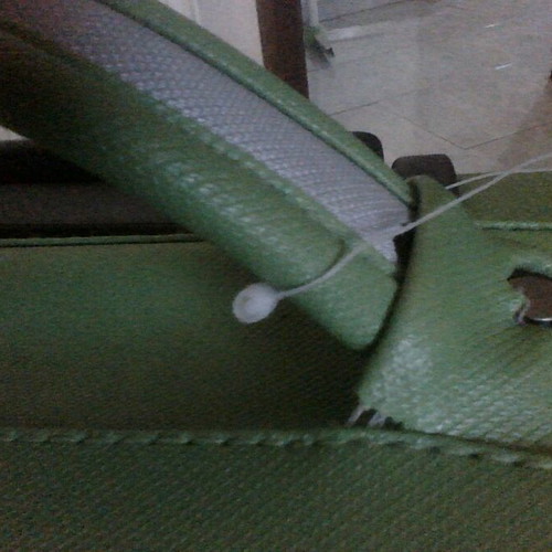 Travel suitcase used medium-small green leatherette 54x38x25 cm