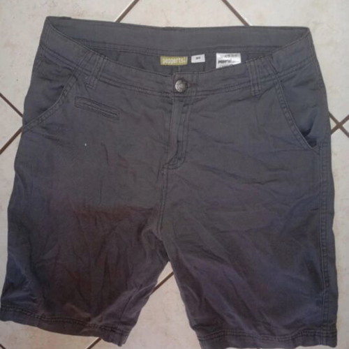 Bermuda shorts, height 1.64 m