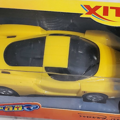 Enzo Ferrari Hotwheels Shell Helix 1:38 Yellow Limited Edition sealed