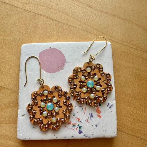 Cute earrings like new, multicolored
