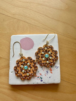 Cute earrings like new, multicolored