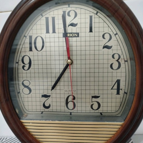 Analog wall clock like new