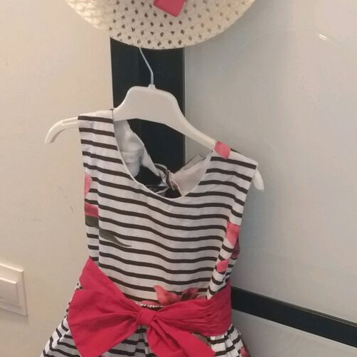 Dress with gift hat for girls up to 6 years used