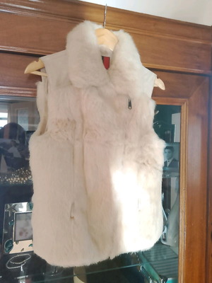 Toi&Moi suede vest size Large like new, beige