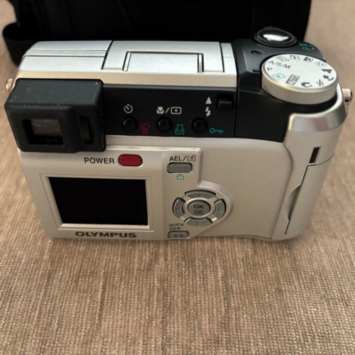 Olympus Camedia C750 Ultrazoom camera used with Lowepro case