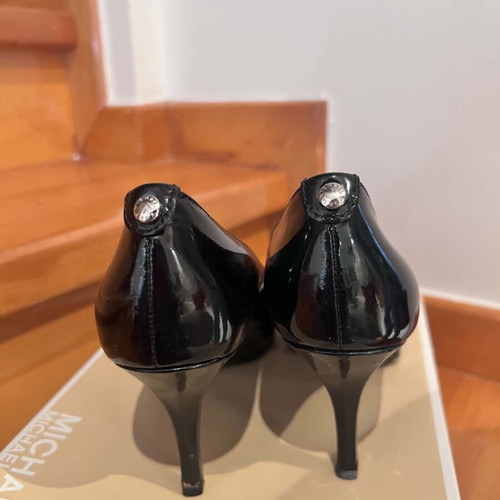 Michael Kors MK-Flex Open Toe Pumps like new, size 38, black patent leather