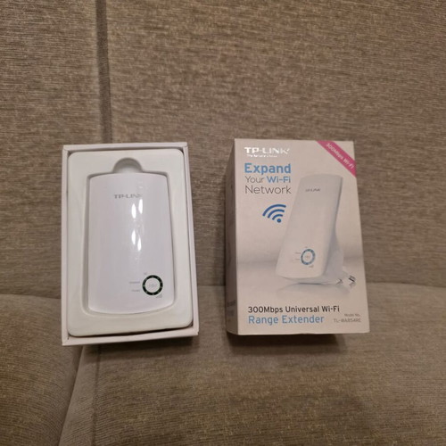 TP-Link 300Mbps Wi-Fi Extender new in box