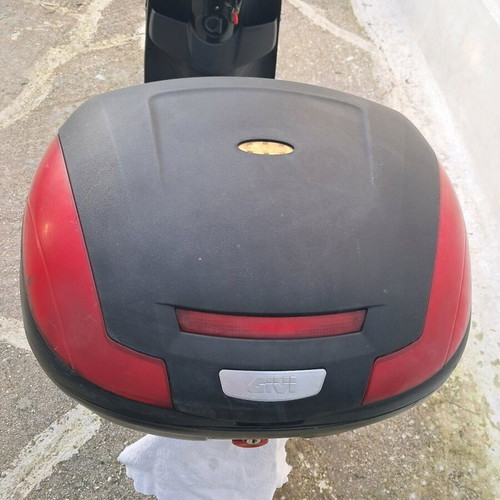 Piaggio Carnaby 300 Cruiser 2014 scooter like new, black