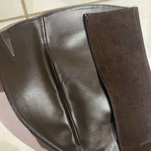 Suede boots with heel like new, brown
