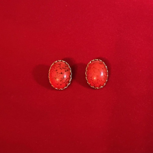 Vintage oval earrings with red cabochon stone, like new