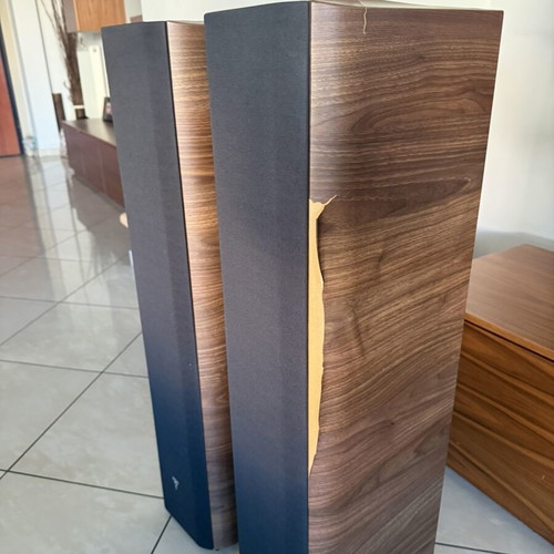 Focal Chorus 716 floor speakers used, walnut finish