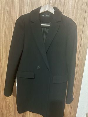 Zara women's black mid-length coat XS like new