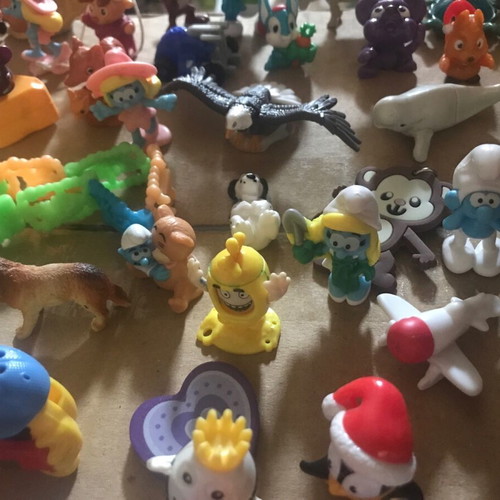 Kinder figures used, assorted miniatures set