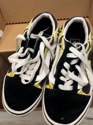 Vans Kids Old Skool sneakers, size 29, black and white