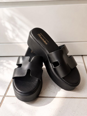Flatform sandals new, leather, size 38, black