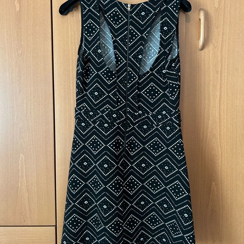 BSB dress like new in black and white pattern