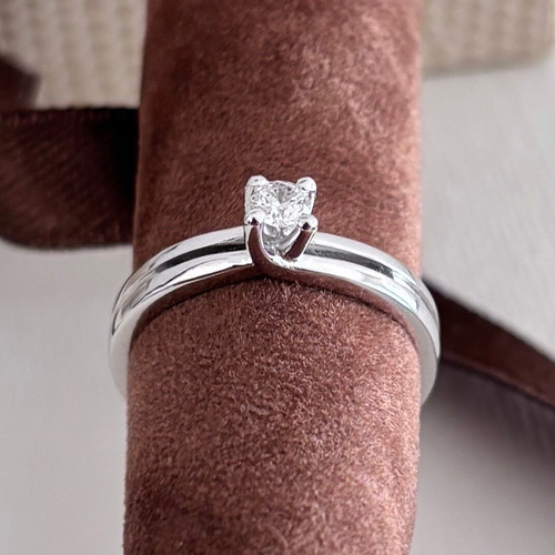 Diamond Jools solitaire ring 0.15ct brilliant cut, 18k white gold, new