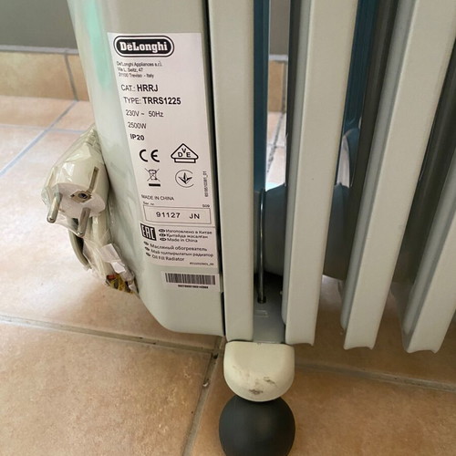 Delonghi TRRS1225 Electric Oil Radiator 2500 Watts like new