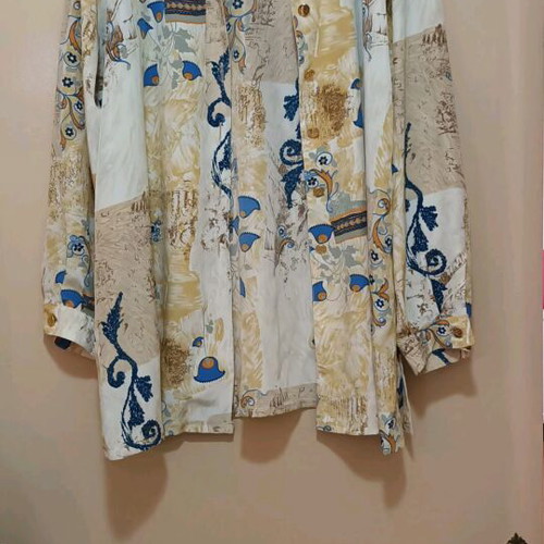 Tunic shirt like new, size L, with gold buttons