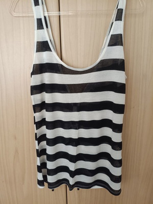 Bershka striped top with open back, like new, size medium