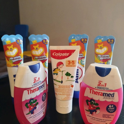 Children's toothpaste new, pack of 7 pieces