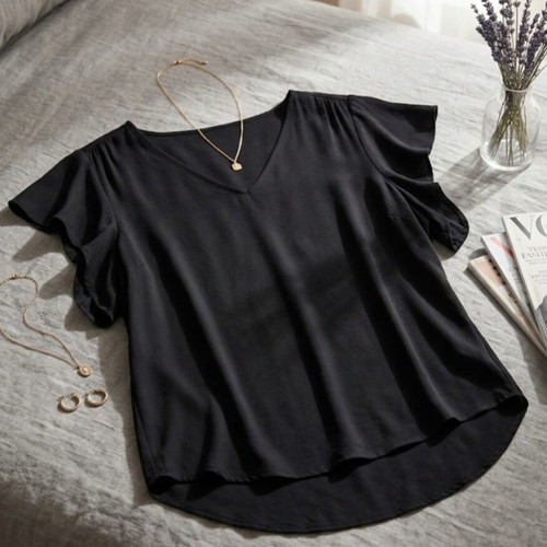 Blouse black, like new, comfortable and lightweight
