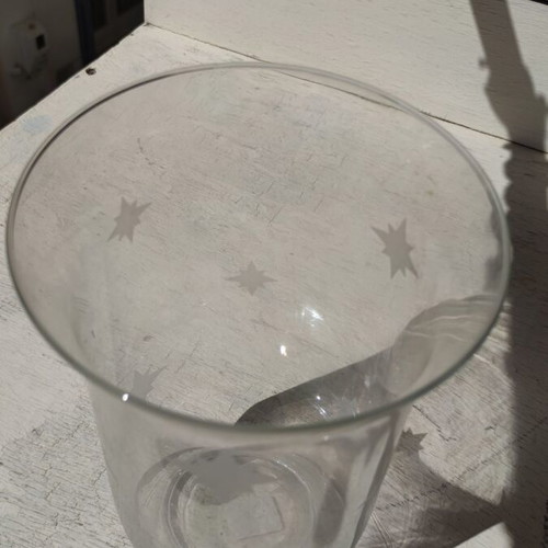 Crystal vase transparent with star decoration like new