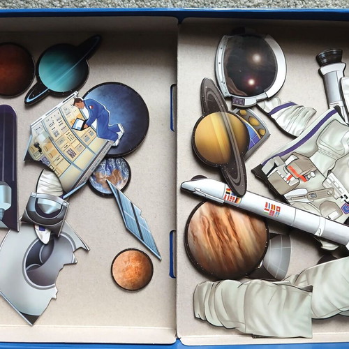 Educational magnetic game Discovering Space like new