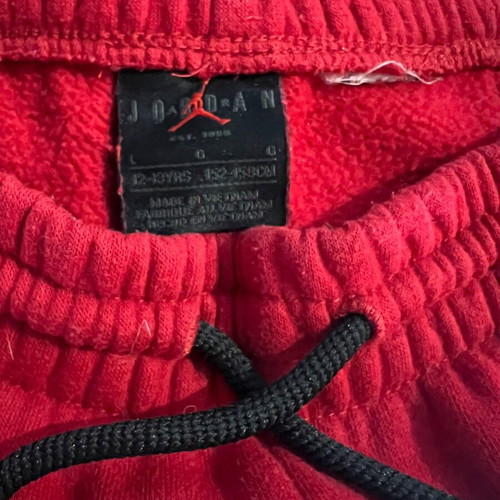 Air Jordan Bermuda shorts used, size 12-13 years, black and red
