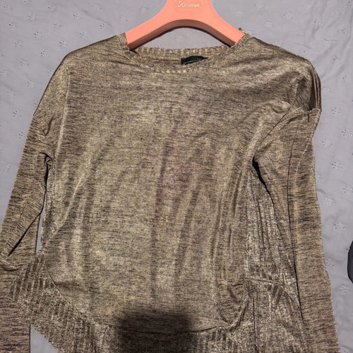 Zara T-shirt with metallic gold thread like new, size M