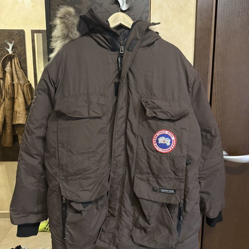 Vintage Canada Goose Down Parka 4565MR, brown with coyote fur hood