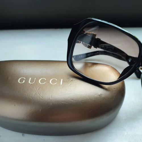 Gucci Vintage Sunglasses Model 3006/S D28LF Like New Black