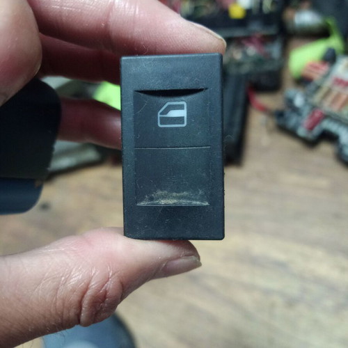 Button for electric windows VW Polo Classic used, 6N0959855B