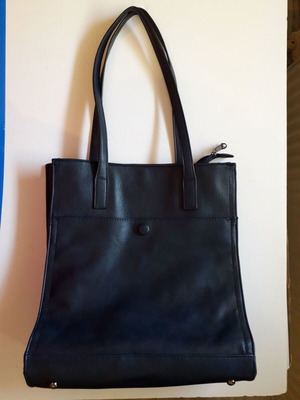 Black women's handbag like new