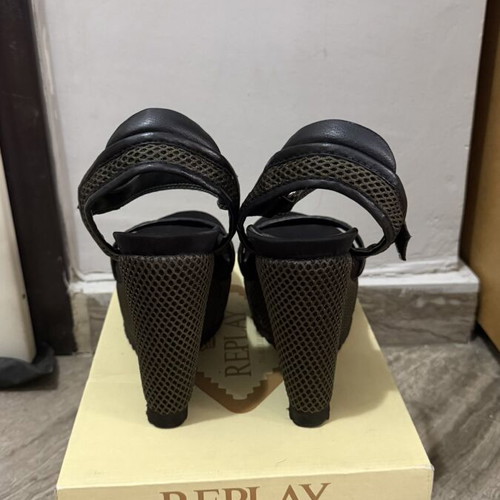 Fred platform sandals used, black leather sole, green mesh straps, size 38