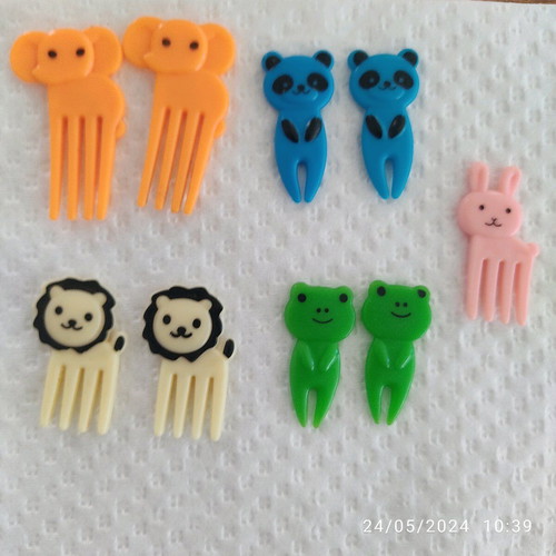 Food picks set of 9 like new, mini forks for kids