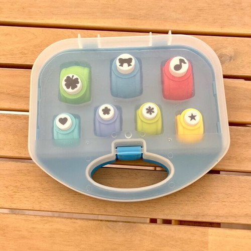 Craft Punch Set like new, 7 pieces with blue case