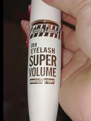 Mascara primer ολοκαινουργια με ίνες για όγκο