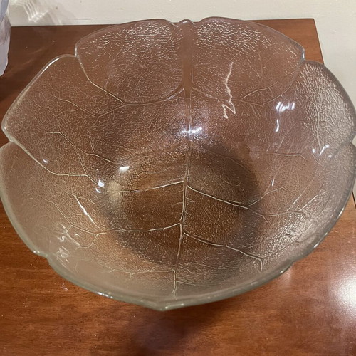 Crystal bowl with embossed leaf design, like new