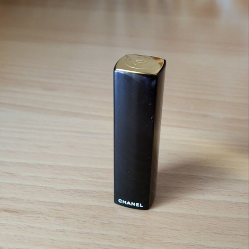 Chanel Rouge Allure lipstick 38 satin like new