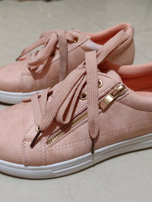 Women's athletic shoes new, size 37, pink