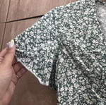 Floral crop top Shein like new, sage green with ruffle sleeves