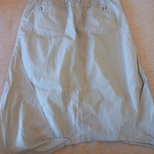 A.L.E. women's skirt gray with pattern, like new, size Large
