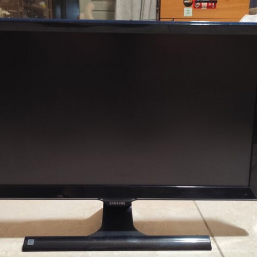 Samsung 22" Full HD Monitor S22E390H like new with speakers and power supply gift